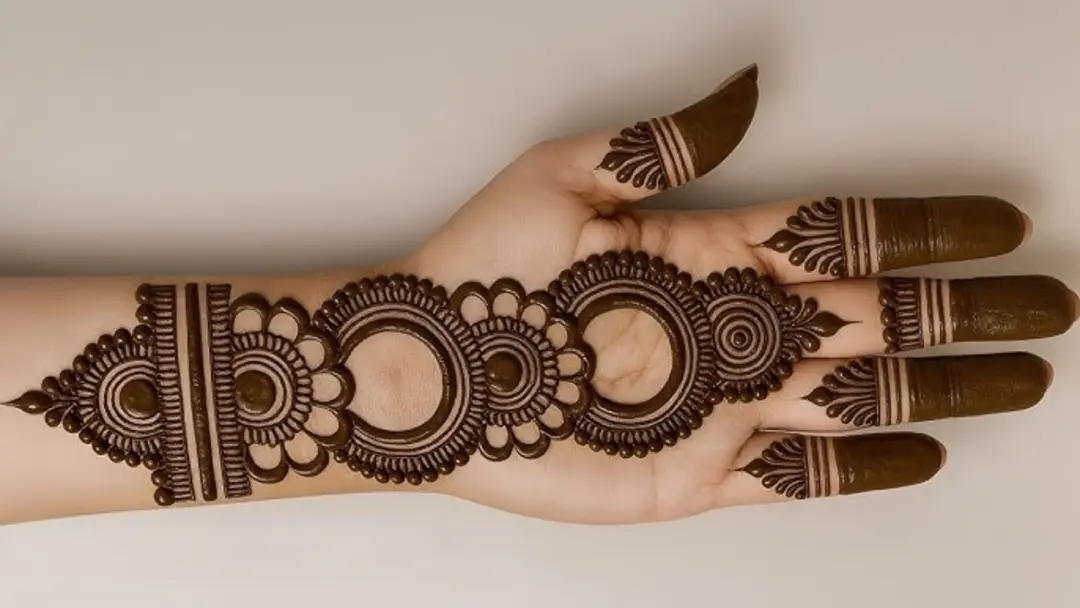 Beginner Cute Simple Mehndi Designs For Front Hands